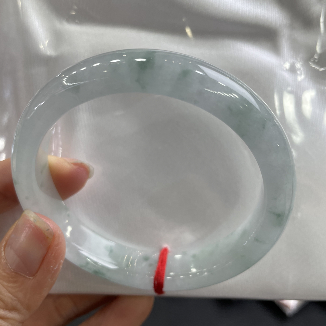 58.2圈冰润飘花正圈女款彰显优雅气质天然缅甸翡翠货