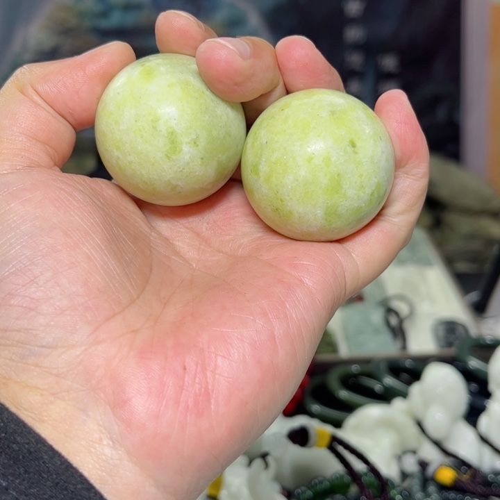 蛇纹石玉手球多样性发货未镶嵌