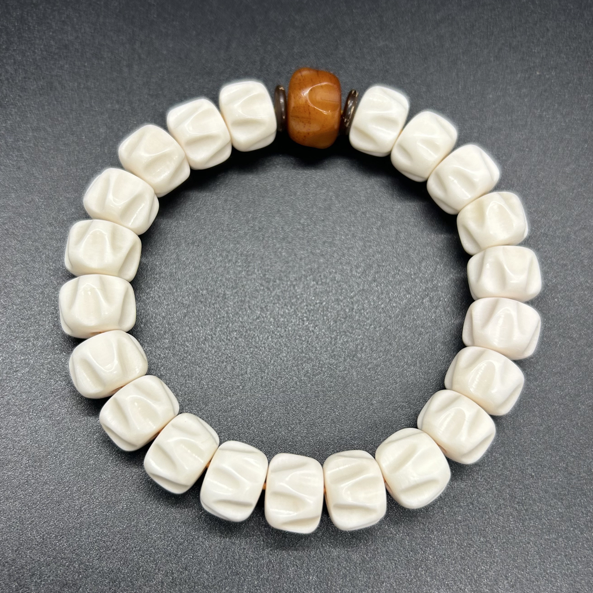 1.2规格百香单圈款，养殖鹿角手串，材质温润如玉，高密硬实素圈