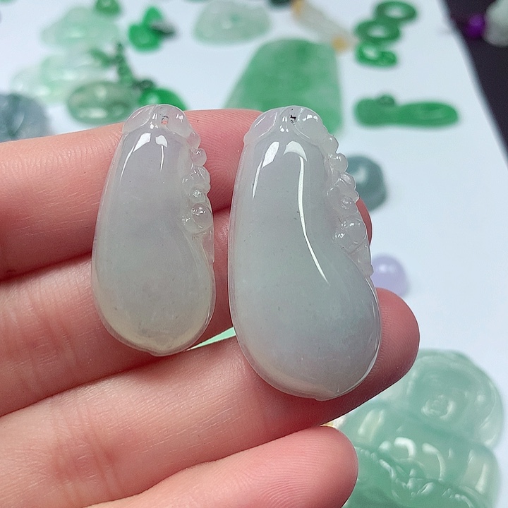 翡翠未镶嵌颈饰福瓜