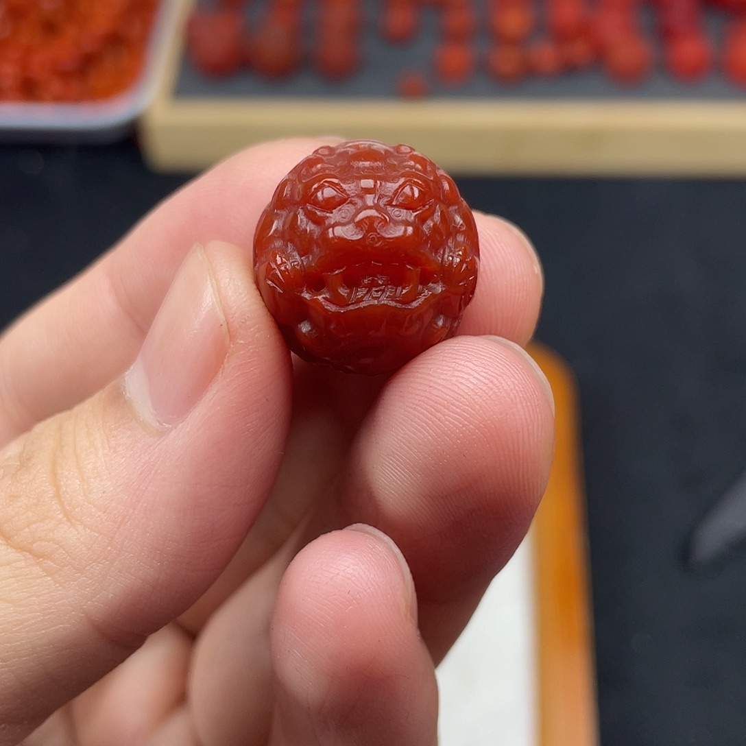 南红玛瑙21号瓦西牛血红卡18+貔貅珠未镶嵌