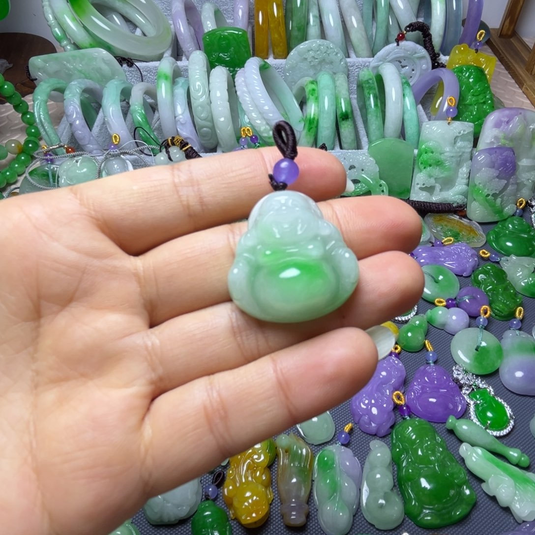翡翠未镶嵌颈饰吊坠
