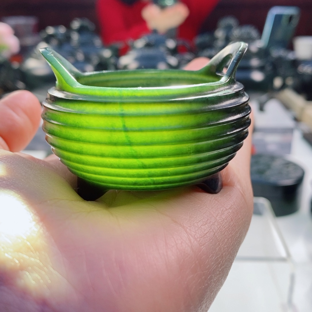 和田玉（青玉）摆件未镶嵌微瑕