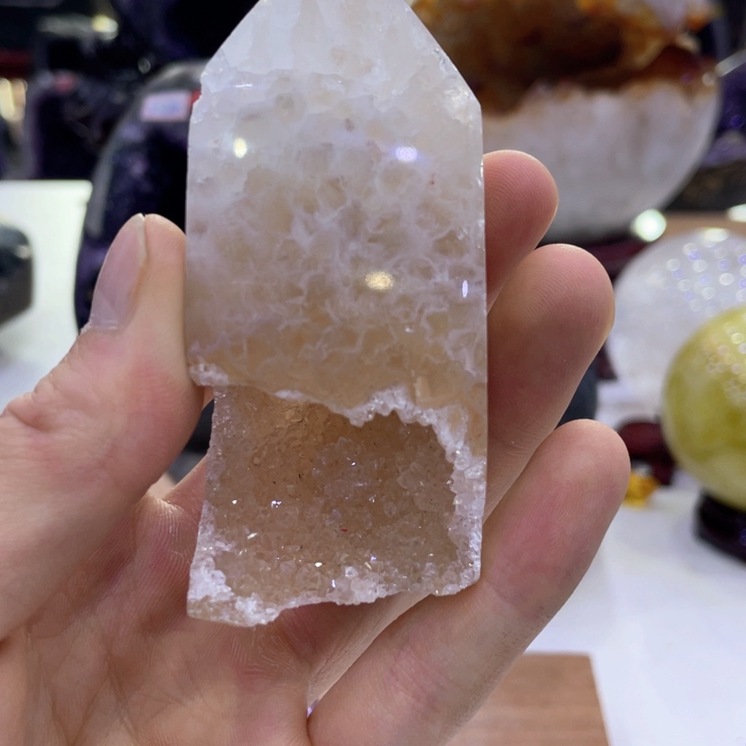 未镶嵌水晶大型摆件（非配饰）