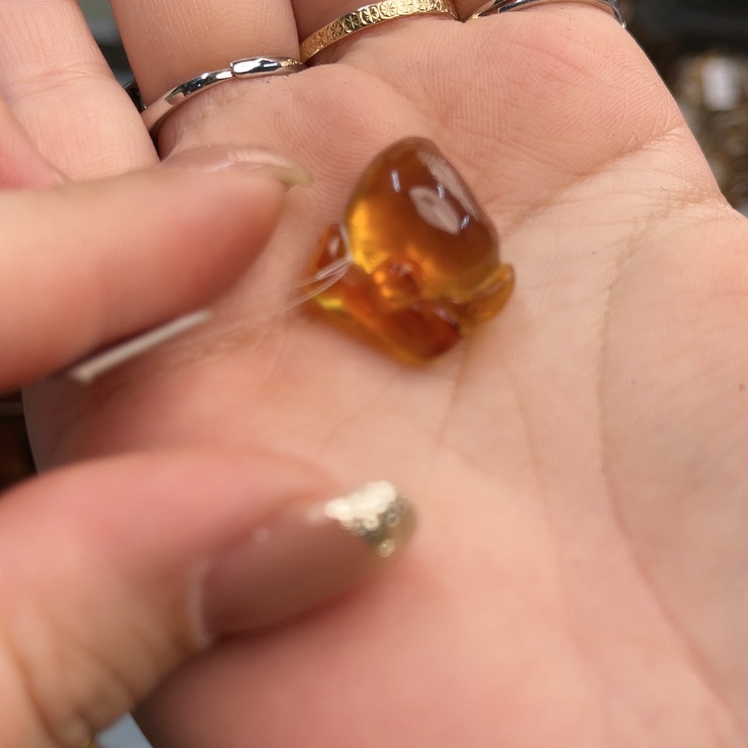 琥珀手链未镶嵌桃你喜欢缅甸琥珀雕刻艺术品