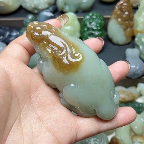 和田玉未镶嵌颈饰秦**韵