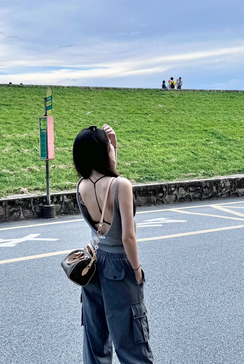 时尚潮流女士包包斜挎百搭单肩休闲小众复古肩包（顺丰包邮）