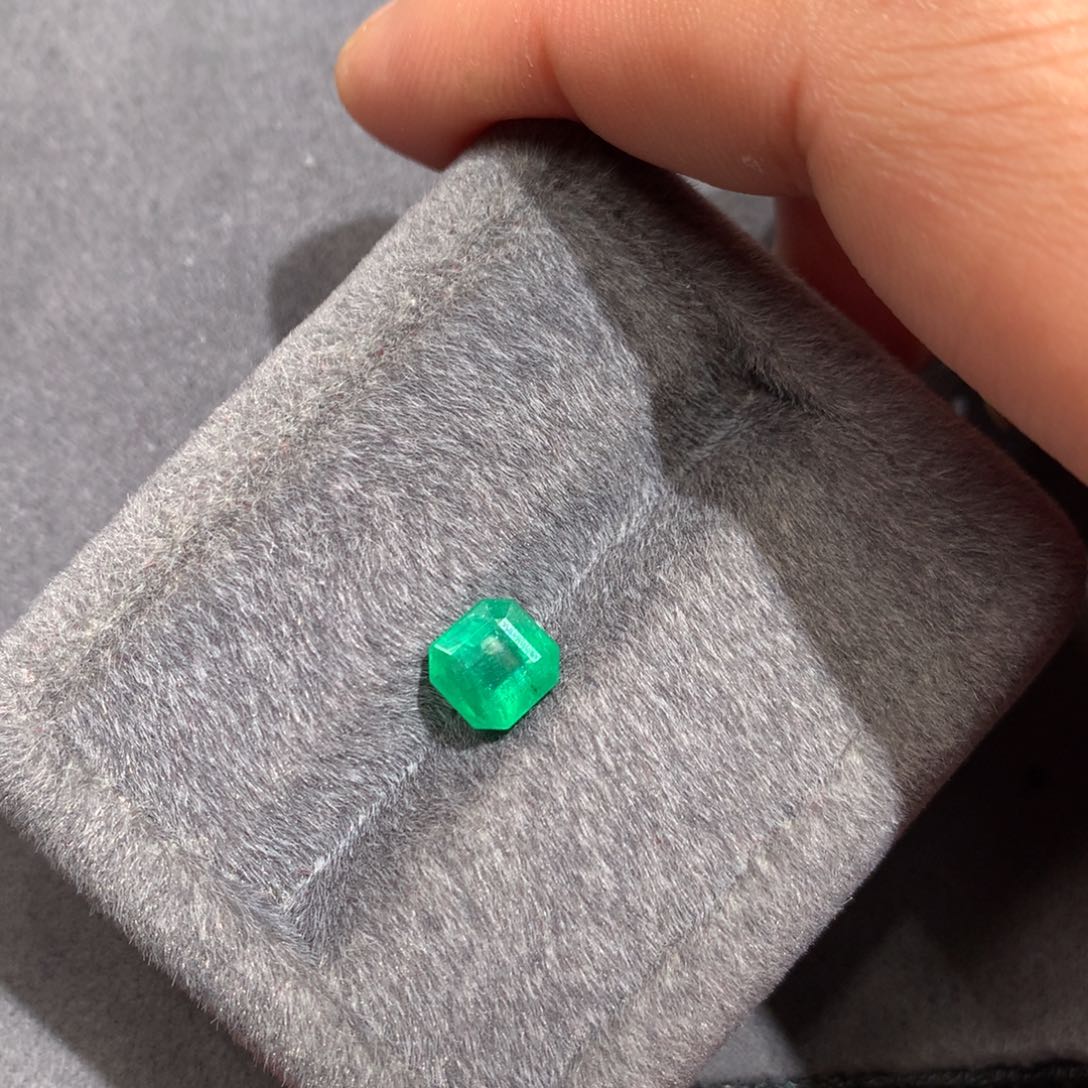 祖母绿裸石未镶嵌2.09克拉