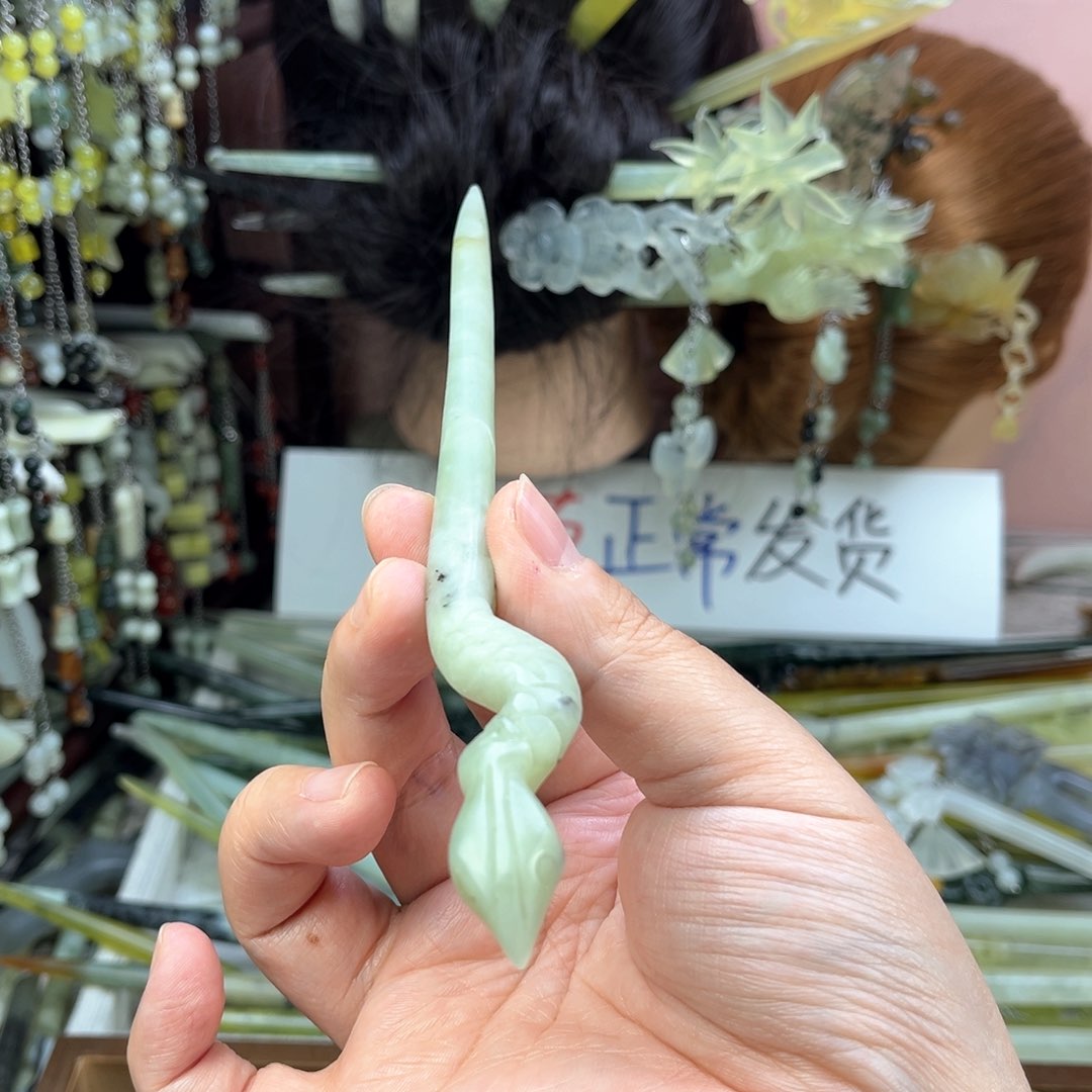 蛇纹石玉发饰未镶嵌长度18厘米左右
