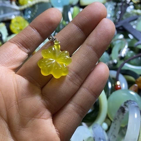 岫玉颈饰未镶嵌挂件