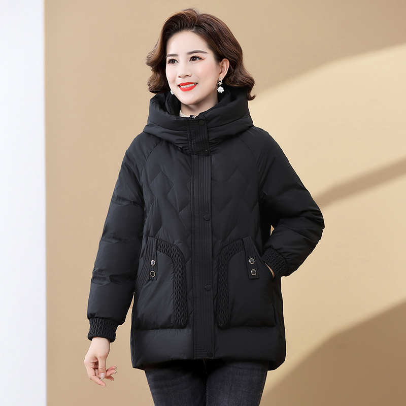 雅鹿妈妈羽绒服洋气2025新款90绒中老年人女装冬季外套9098