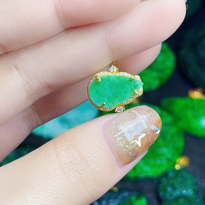 翡翠银S925镶嵌颈饰多样性