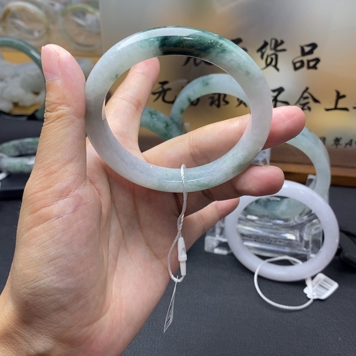 翡翠未镶嵌手镯翡翠