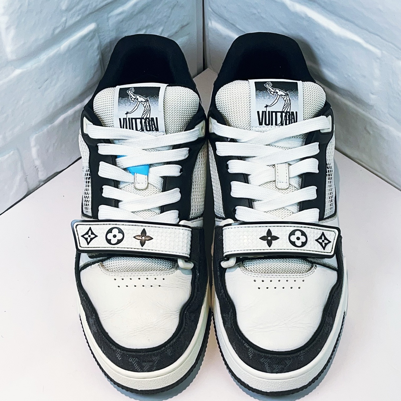 90新 LouisVuitton/路易威登 trainer 黑白魔术贴欧码6.5码40.5码