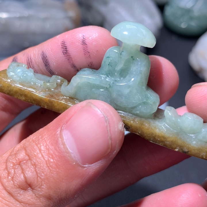 翡翠未镶嵌颈饰保真天然a货翡翠