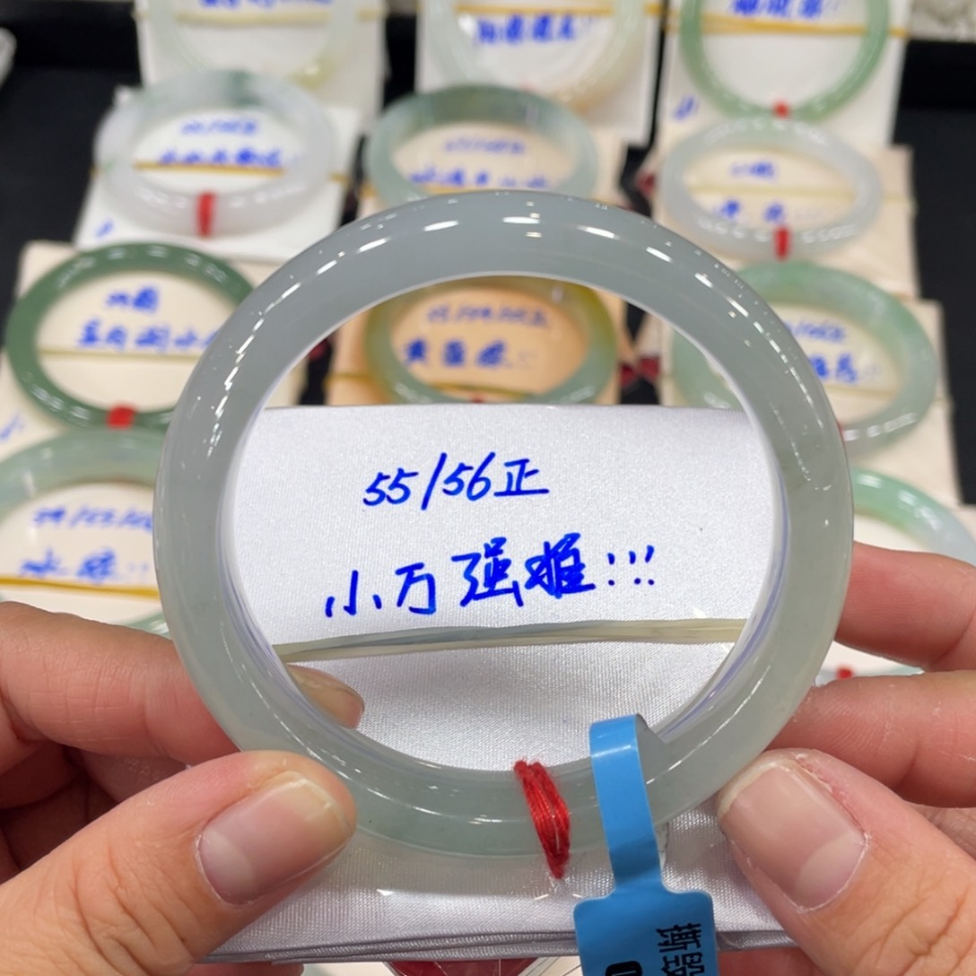 翡翠手镯未镶嵌缅甸翡翠天然翡翠