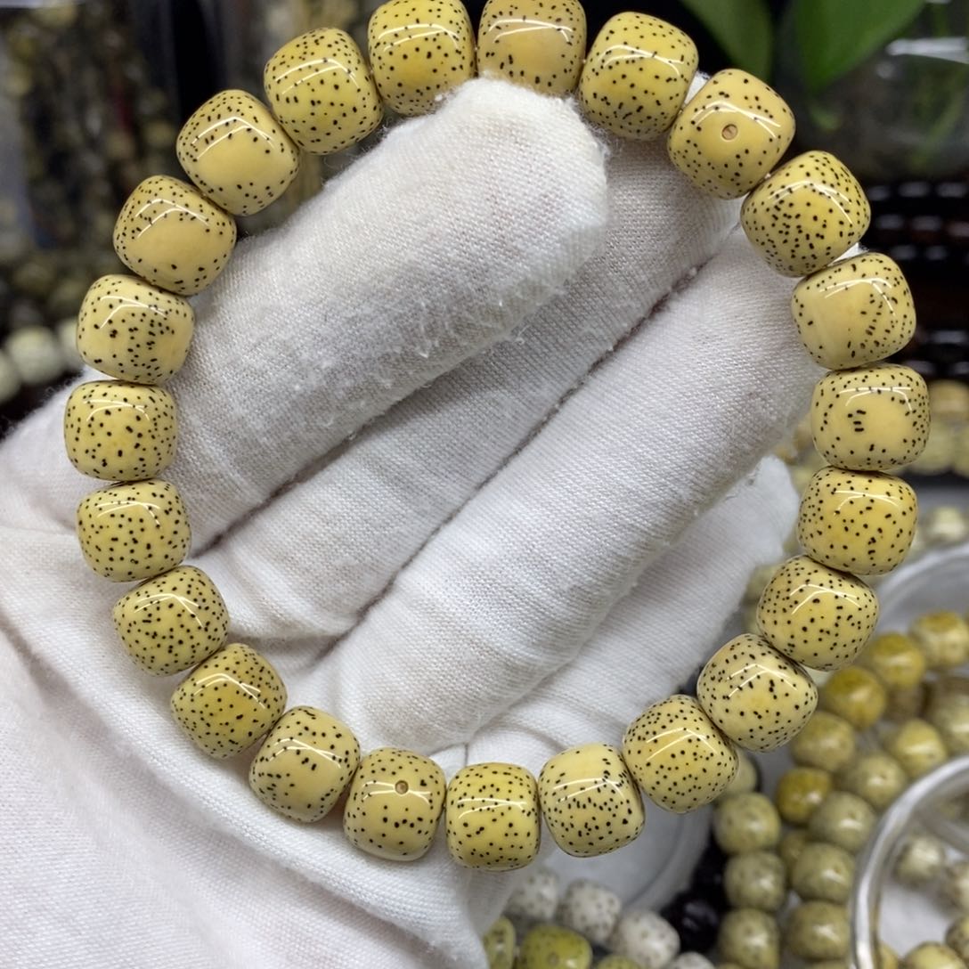 星月菩提吊坠z*w石玉料10/9牛毛星