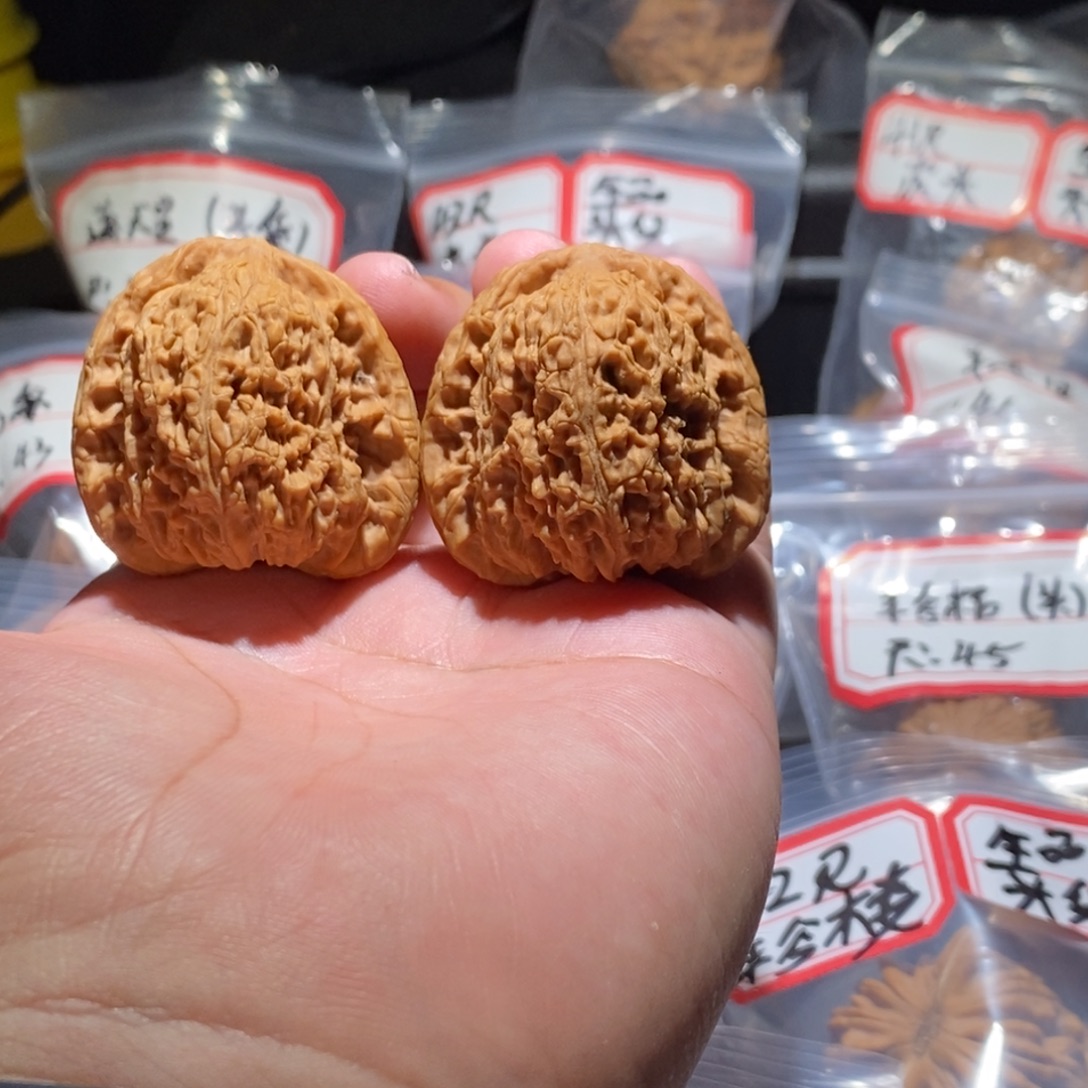 杨***六吊坠文玩核桃40全品南疆