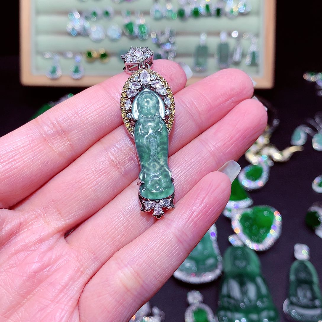 【闪购商品】翡翠吊坠(不含链)未镶嵌