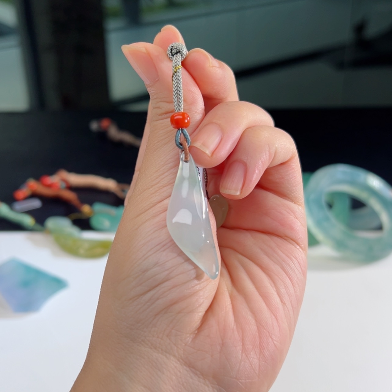 【闪购商品】翡翠颈饰未镶嵌大地舍利 万物