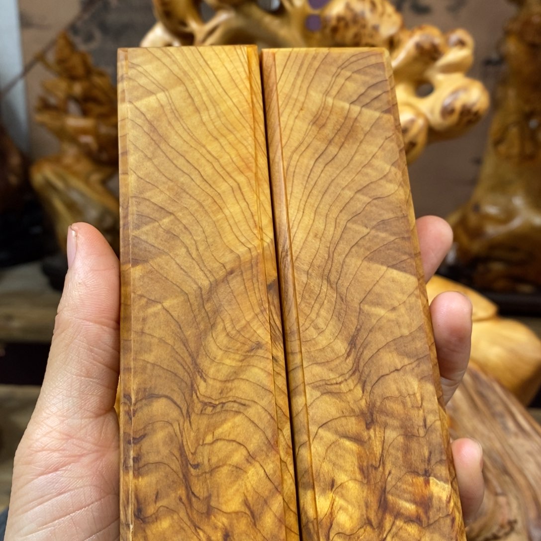 柏木（崖柏）崖柏。 