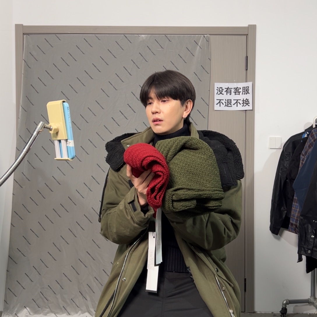 围巾两条绿红两条