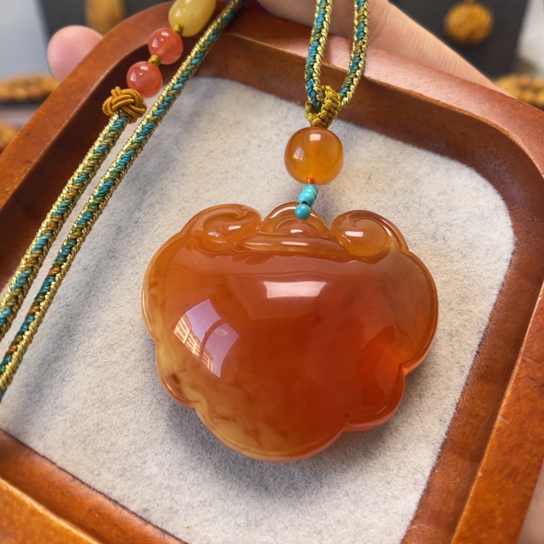 蜜蜡未镶嵌颈饰蜜蜡