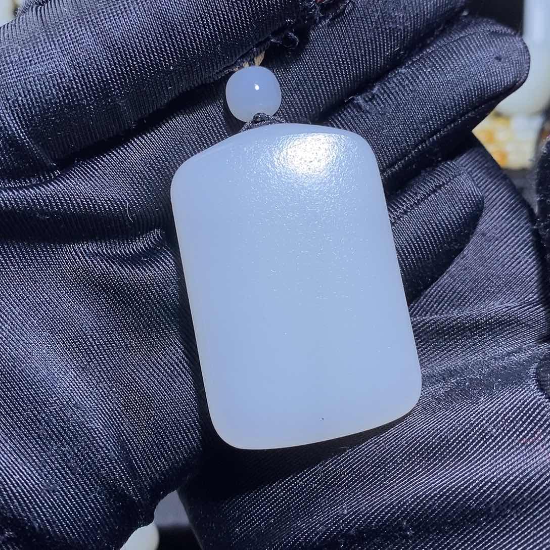 和田玉吊坠(不含链)未镶嵌L****t