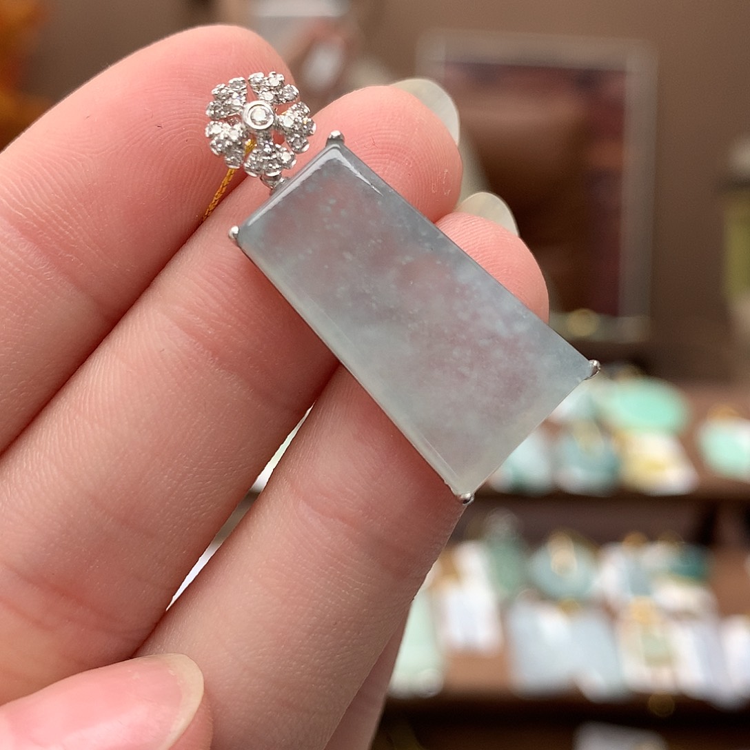 翡翠吊坠(不含链)18K金镶嵌