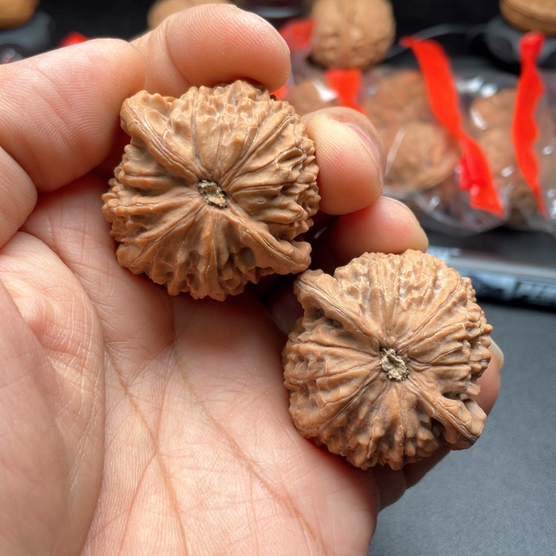 文玩核桃把件金麒麟