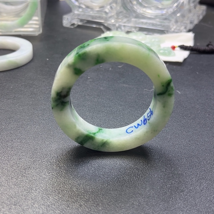 定制翡翠未镶嵌手镯