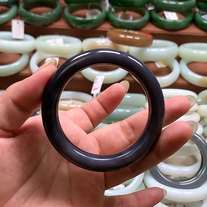 【闪购商品】和田玉手镯未镶嵌随****n