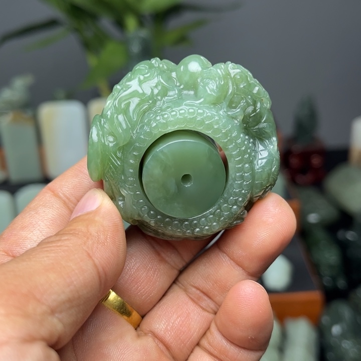 与***进和田玉未镶嵌挂件