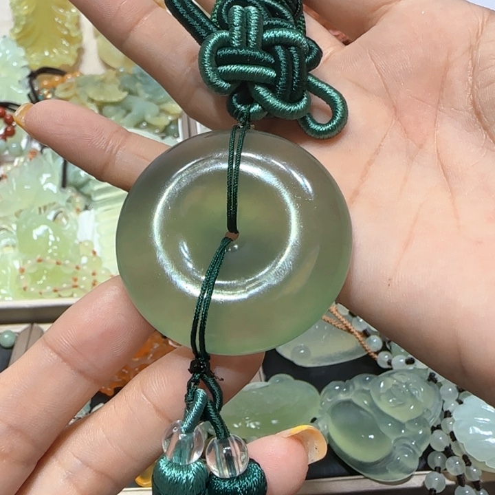蛇纹石玉未镶嵌吊坠