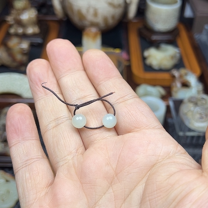 替***道和田玉散珠卡八珠子两颗