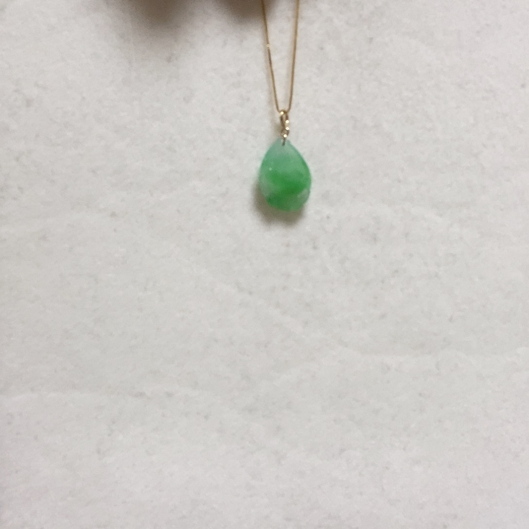 翡翠颈饰18K金镶嵌简单