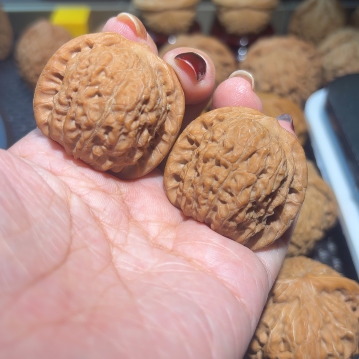 吊坠文玩核桃36血麒麟一对