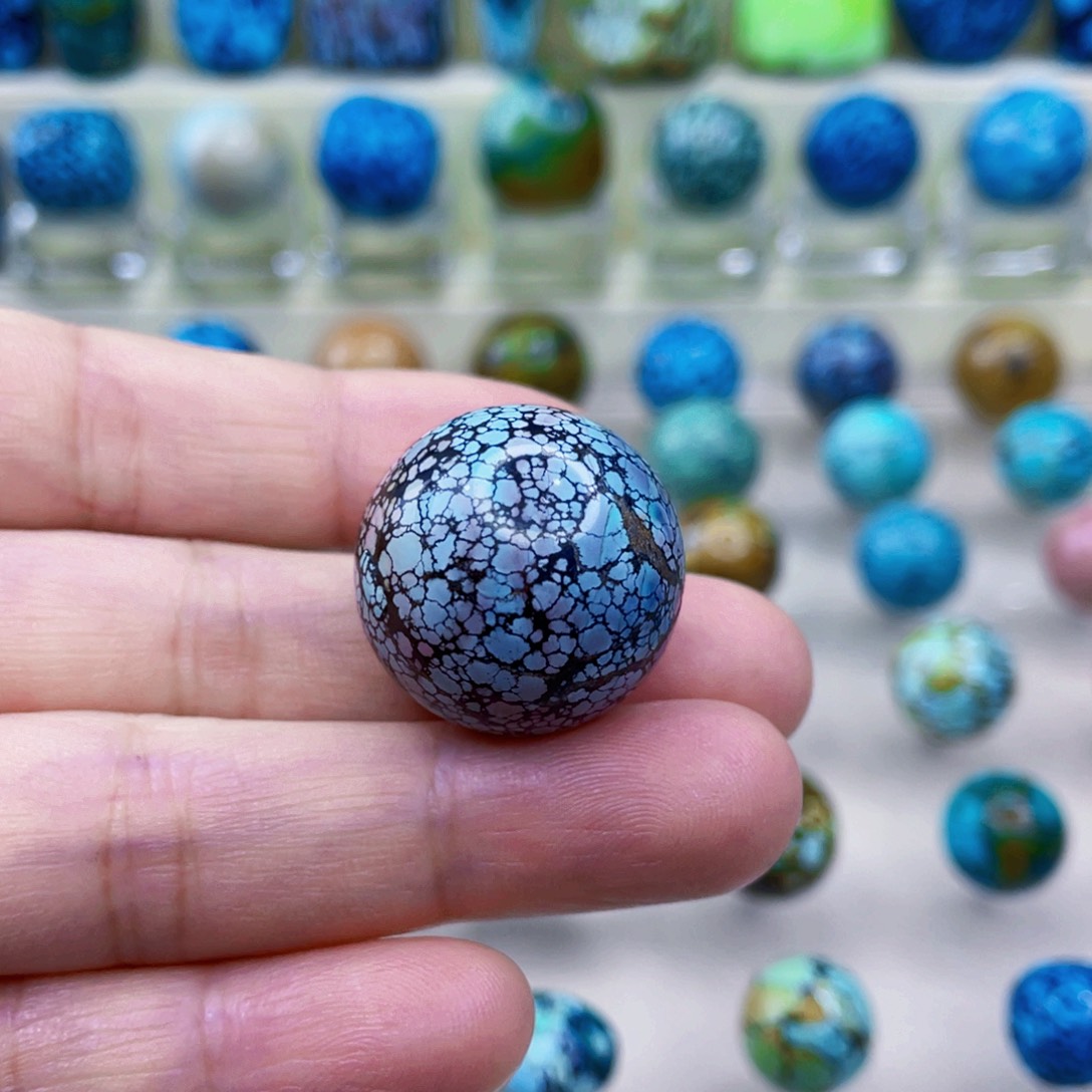 未镶嵌绿松石颈饰