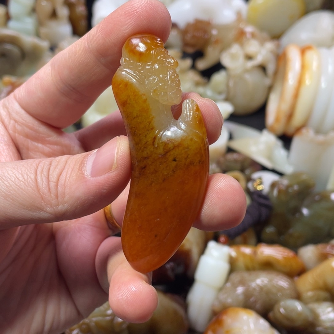 大***灿和田玉未镶嵌把件