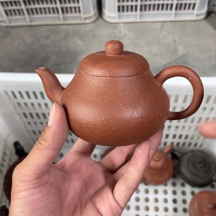 茶壶紫砂老厂紫砂壶一件。
