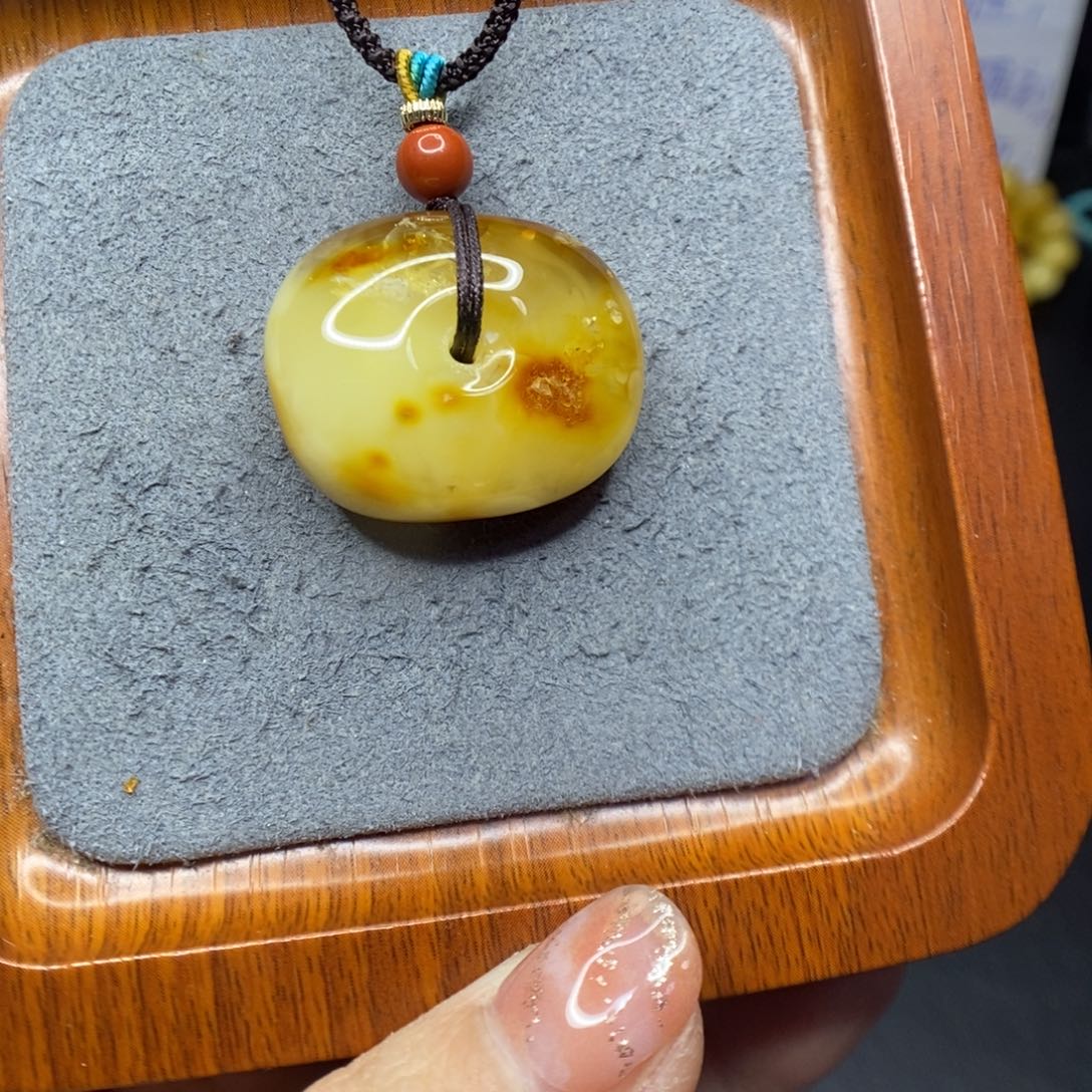 心***站蜜蜡未镶嵌颈饰郎