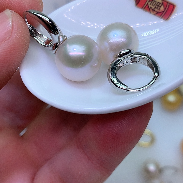 银S925镶嵌耳饰淡水珍珠
