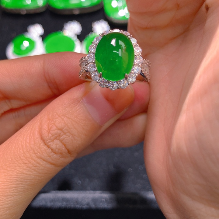 翡翠银S925镶嵌戒指一个