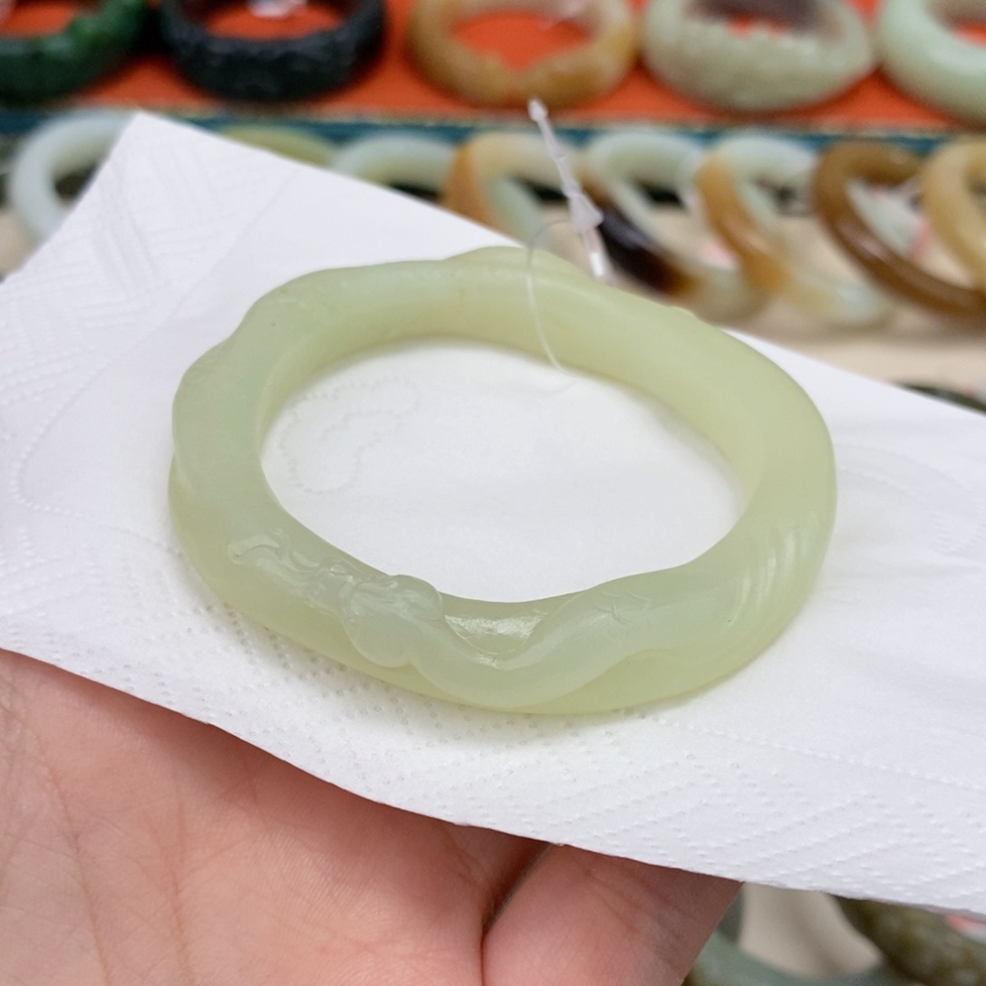 和田玉手镯未镶嵌51.7定制