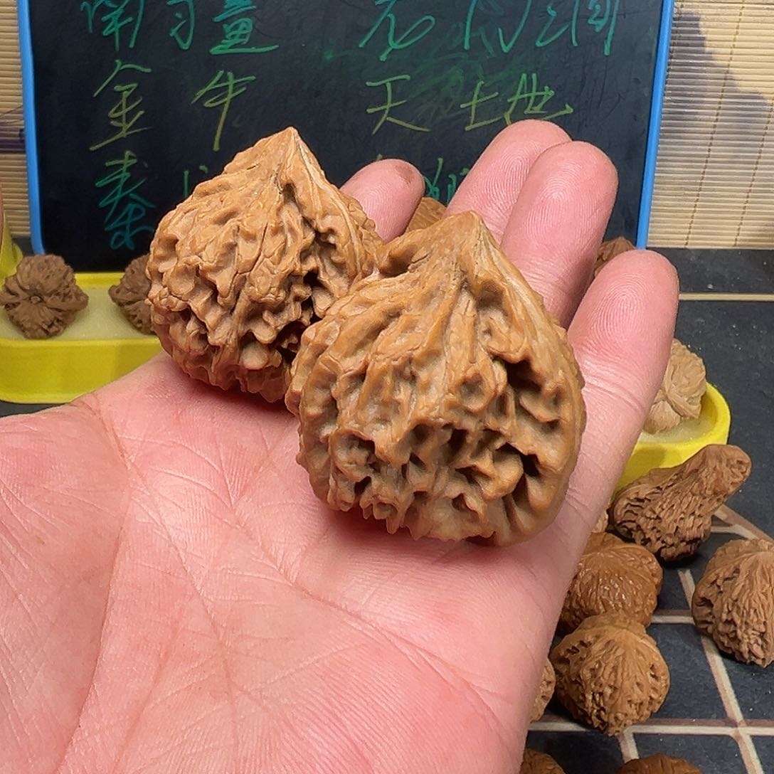 文玩核桃吊坠池*龙门