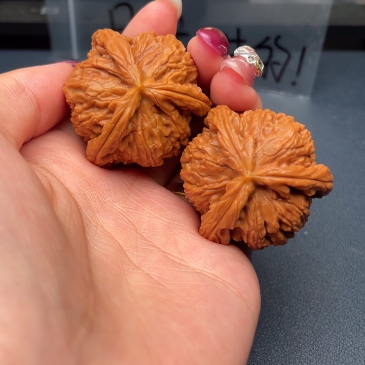 西***人文玩核桃吊坠白狮子