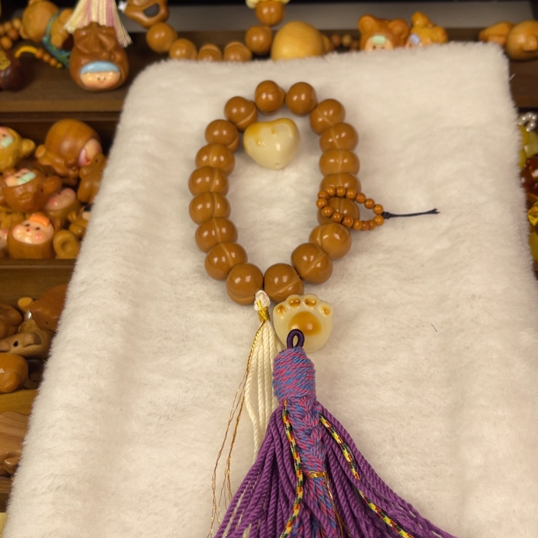 慕***峰猴头核桃吊坠猴头