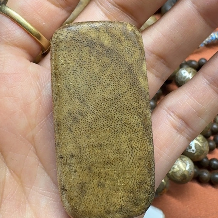 大叶紫檀（黑酸枝木类）