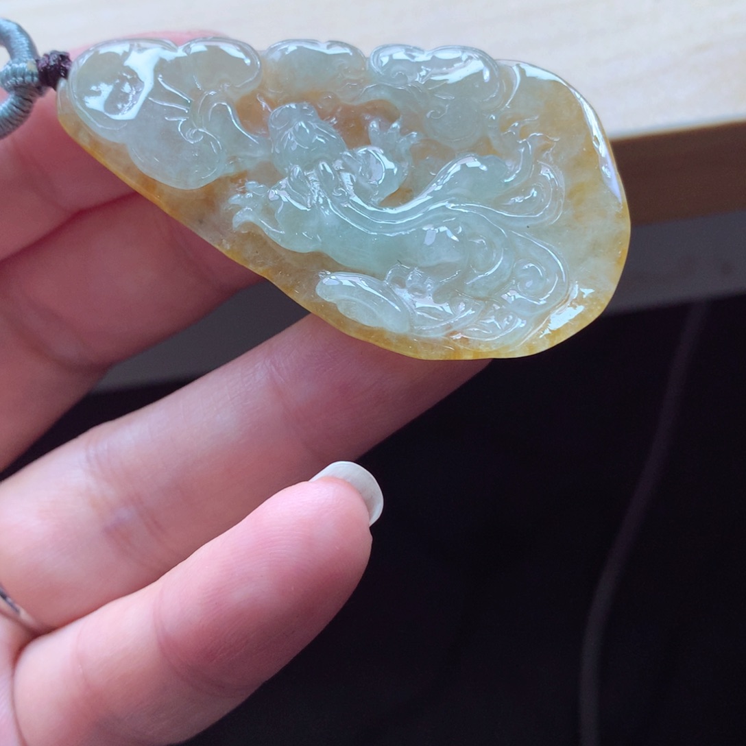 翡翠颈饰未镶嵌吊坠