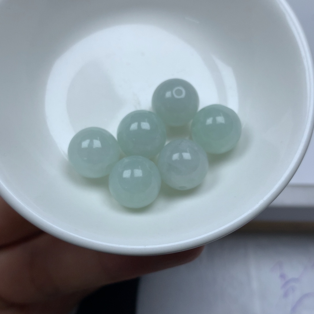 翡翠颈饰未镶嵌-***_卡11➕。